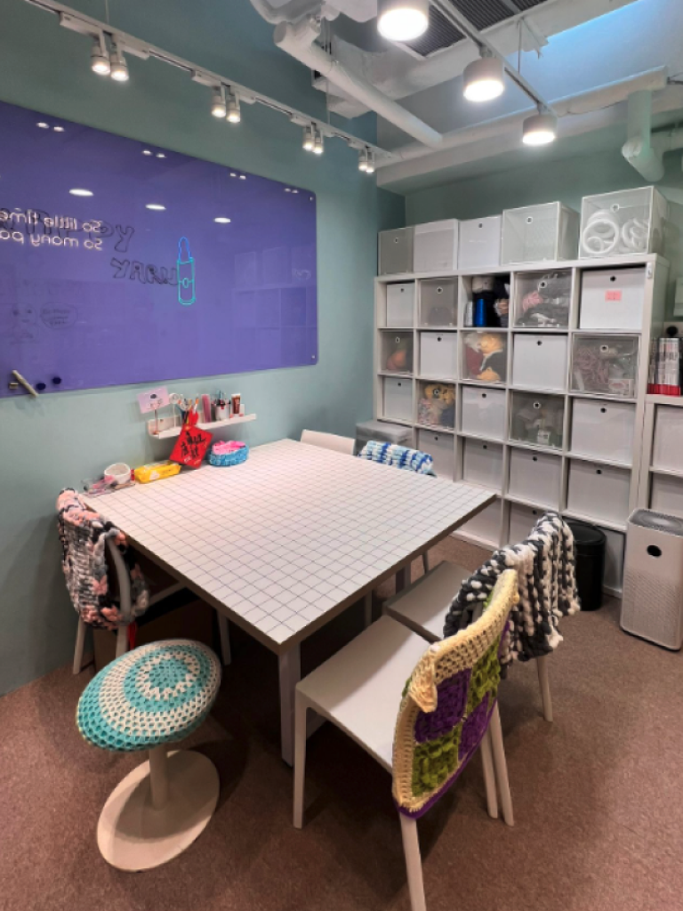 Hand Knit Peach Workshop