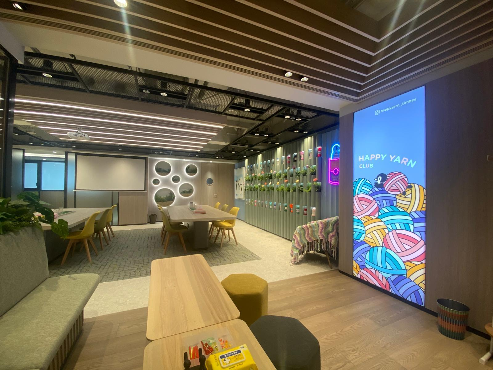 Happy yarn event photo