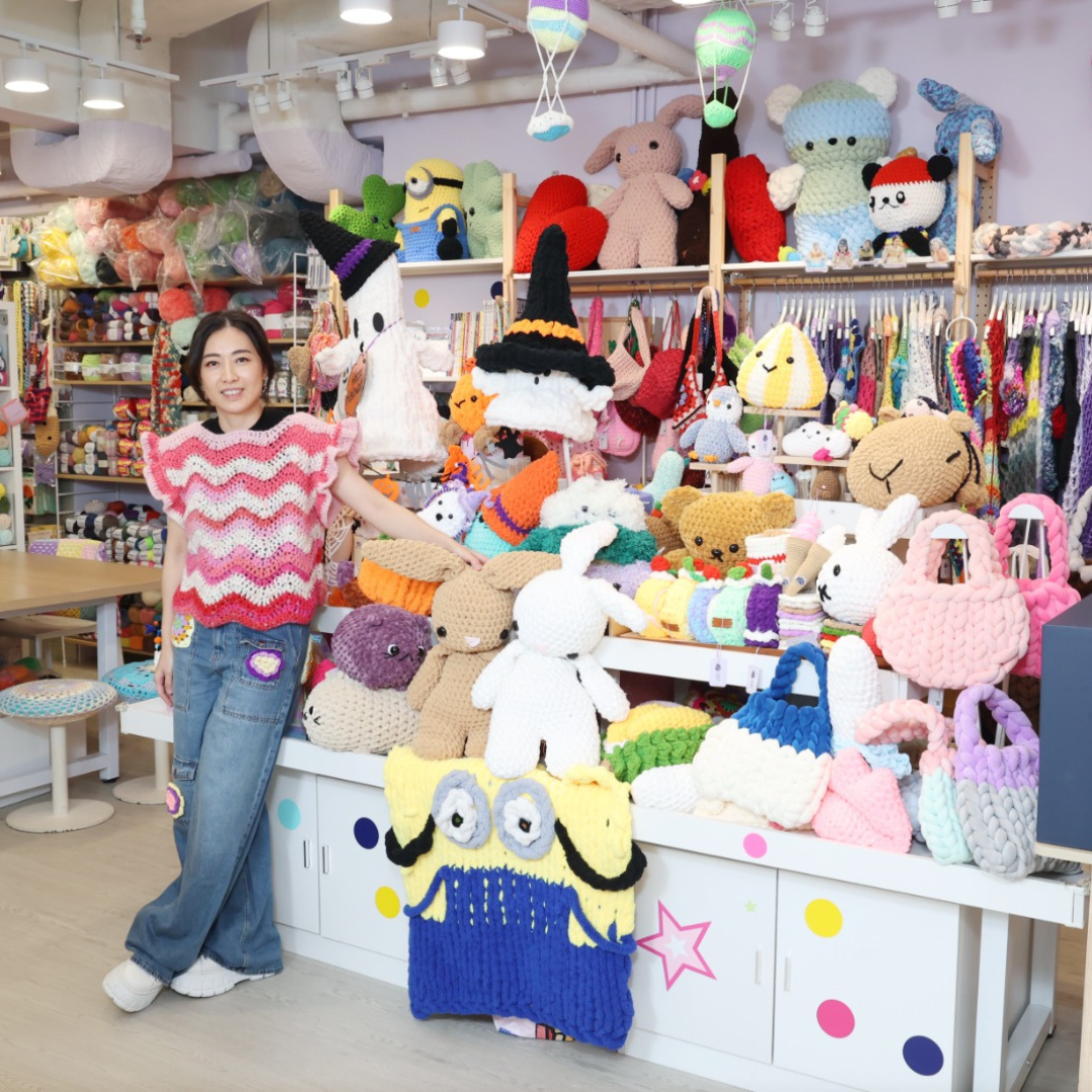 甘比教鈎織 織出段段動人情事 皇室貴族巨星好友來學藝 甘比教鈎織 織出段段動人情事 皇室貴族巨星好友來學藝 Happy Yarn 